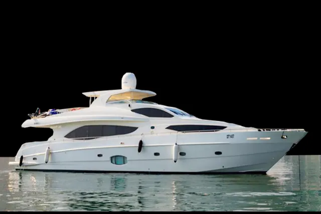 101 Feet Luxury Yachts