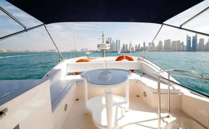 small yacht price dubai