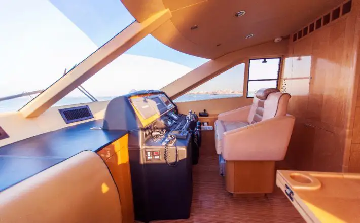 90feet luxury yacht rental dubai
