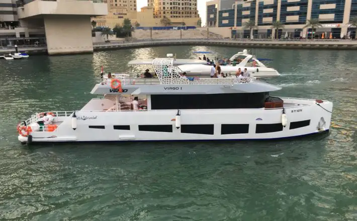 95ft private yacht trip dubai-marina