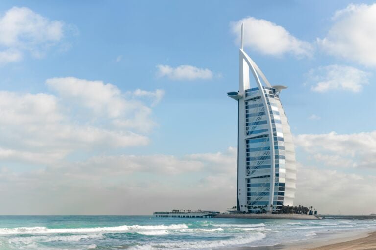 Top 5 Destinations to Explore While Renting a Yacht in Dubai