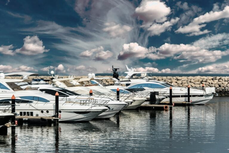 How to book a yacht in Dubai with Seahawk Yachts?